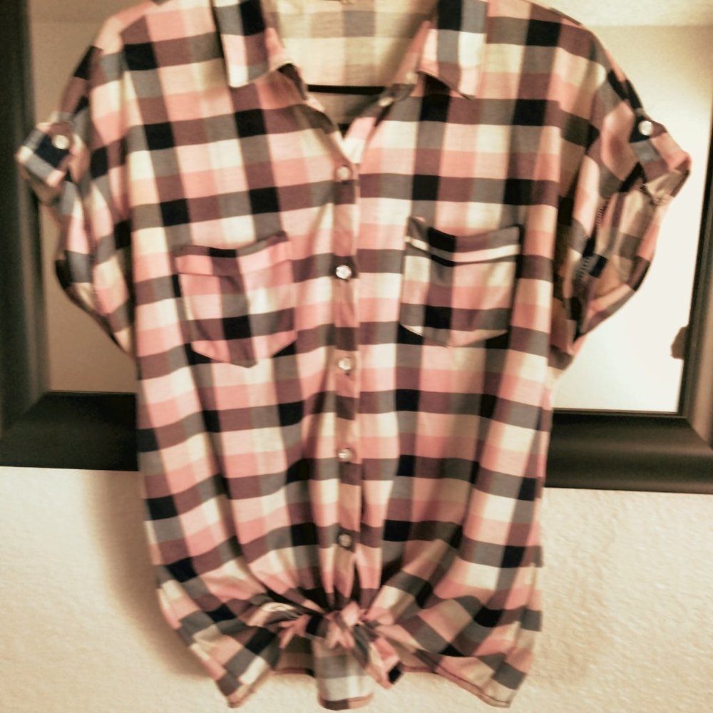 Cute pink blk top